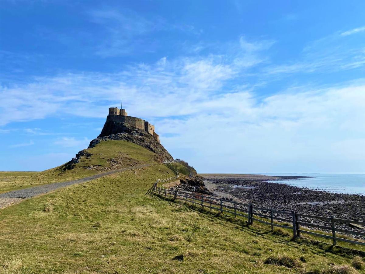 The Ship Inn Holy Island of Lindisfarne Extérieur photo